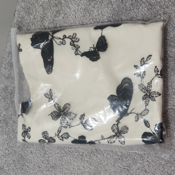 Butterfly Embroidered Bag - Picture 6 of 8